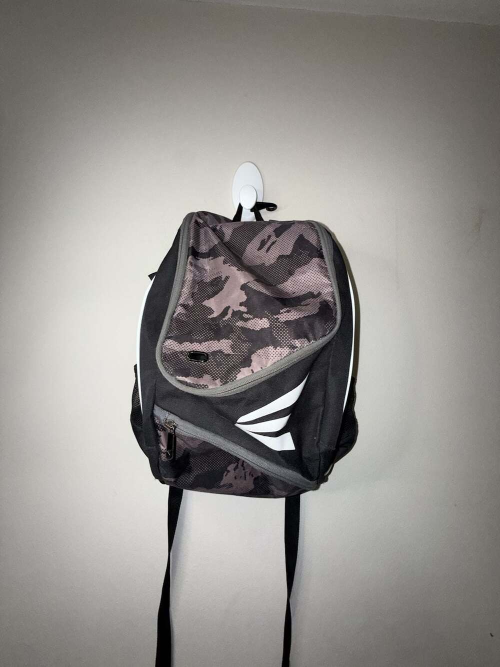 Easton E110BP Camouflage Baseball Softball Bat Pack Backpack